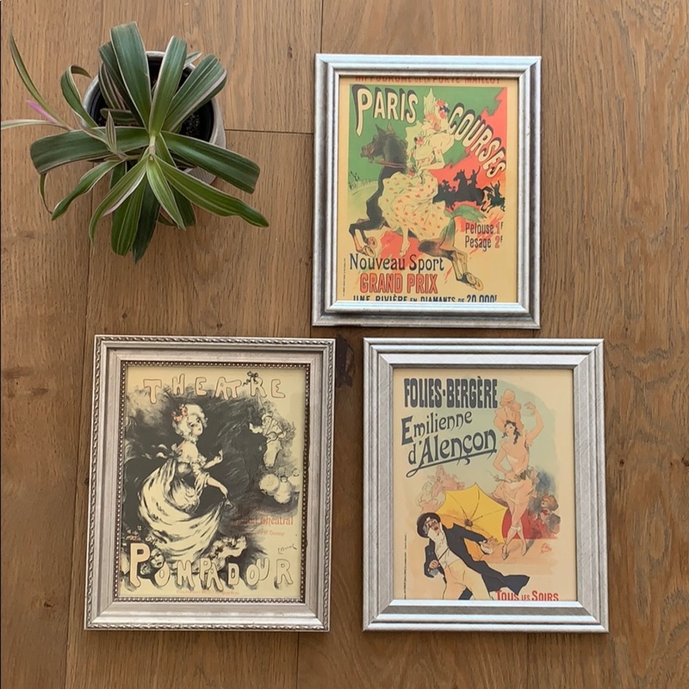 Lot of three Silver frames with French art